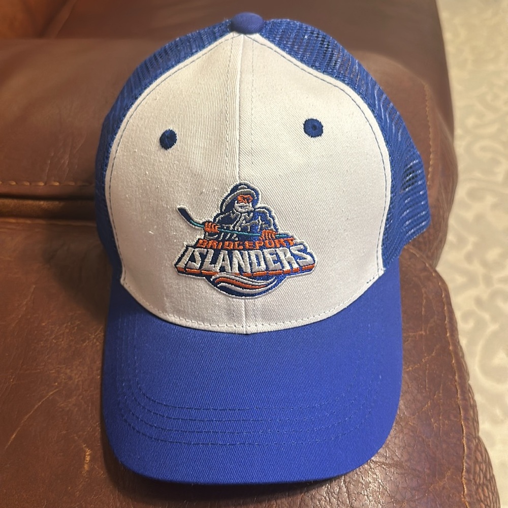 NWOT BWM GLOBAL HEADWEAR MENS BRIGEPORT  ISLANDERS HATS COLOR BLUE AND WHITE